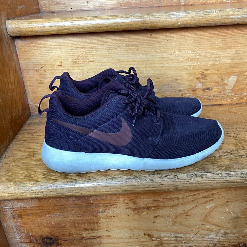 Nike Roshe Sneakers